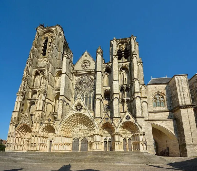Bourges (18033)